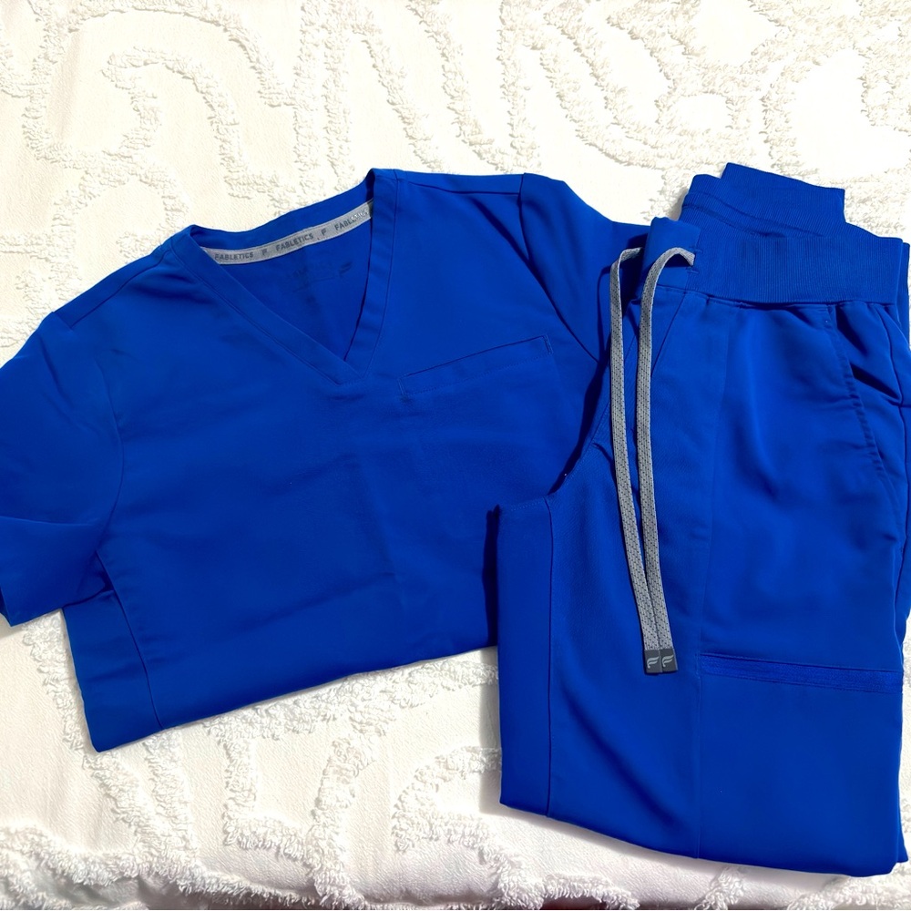 Royal Blue Fabletics Scrub Set - XS